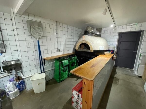 Superbly Presented Busy Pizza Business