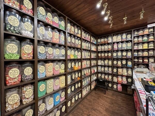 Youngs Auld Sweetie Shop, Aviemore