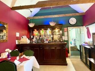 LINCOLNSHIRE - COMMUNITY PUB WITH 6 LETTING ROOMS AND RESTAURANT