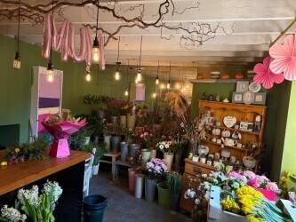 Very Well-Known Flower Shop Business Very Well-Known Flower Shop Business