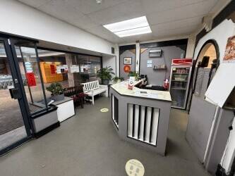 Neatly Presented Class 3 Takeaway Unit in a Very Busy Shopping Centre (ref 1811)