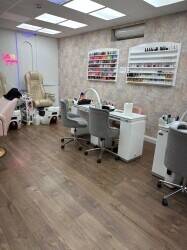 Beauty salon & nail salon for sale