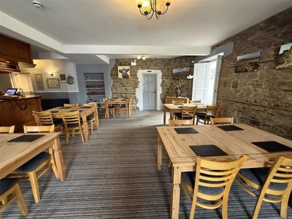 Versatile property offering a ready-made B&B / restaurant trade For Sale in Crediton