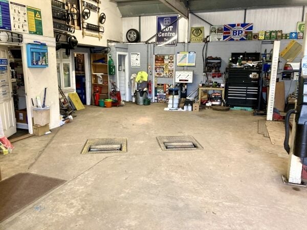M.O.T, CAR SERVICING, AND REPAIR CENTRE