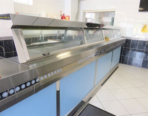 Evenings-only fish & chip shop, Hampton riverside