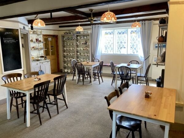 TEA ROOM & TEA GARDEN with ACCOMMODATION TEA ROOM & TEA GARDEN with ACCOMMODATION