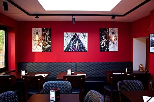 INDEPENDENT ITALIAN RESTAURANT