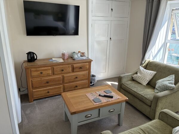 Freehold 5 Bedroom Guest House Located In Looe Freehold 5 Bedroom Guest House Located In Looe