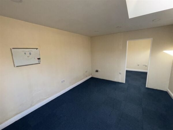 Vacant Unit For Sale in Leeds