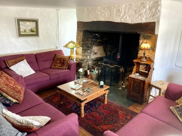 VERSATILE GUEST HOUSE offering WRITING RETREATS