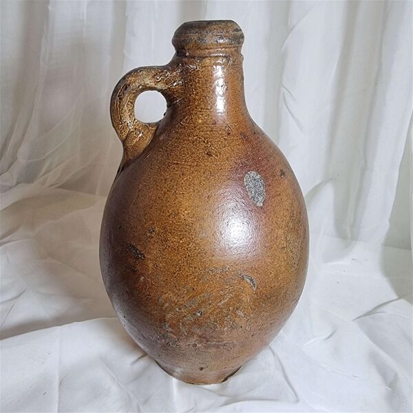 ANTIQUES EMPORIUM ANTIQUES EMPORIUM