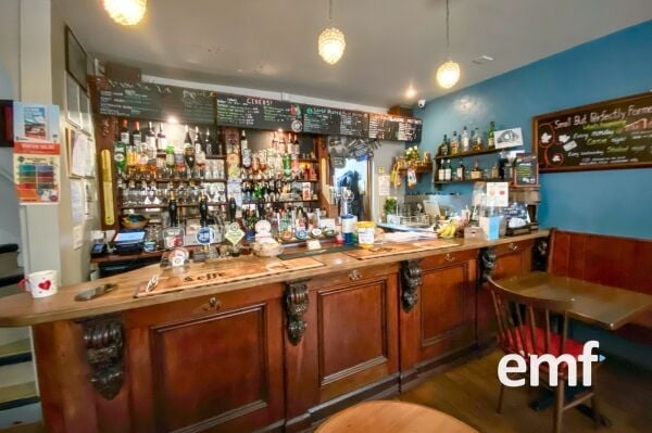 Pub, Restaurant & Takeaway Pub, Restaurant & Takeaway