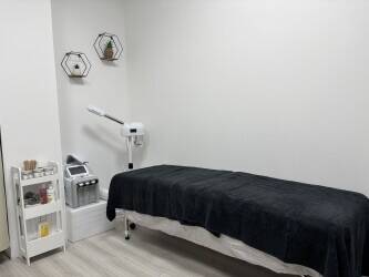 Clean and Modern Beauty Salon for Sale in Halesowen Town Centre
