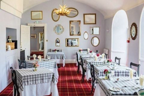 BOUTIQUE HOTEL & RESTAURANT BOUTIQUE HOTEL & RESTAURANT