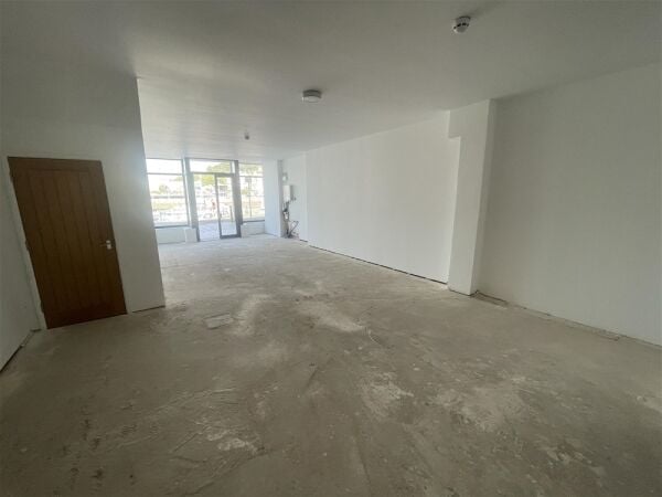 Harbour-Side Ground Floor Retail/ Hospitality Premises For Sale in Torquay Harbour-Side Ground Floor Retail/ Hospitality Premises For Sale in Torquay