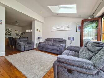 Stunning 7 bedroom Bed & Breakfast in the beautiful city of Canterbury plus private self contained owner accommodation