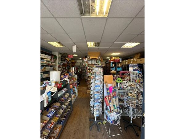 Your Local Go-To – Vibrant Mini Supermarket in Prime High Street Location Your Local Go-To – Vibrant Mini Supermarket in Prime High Street Location