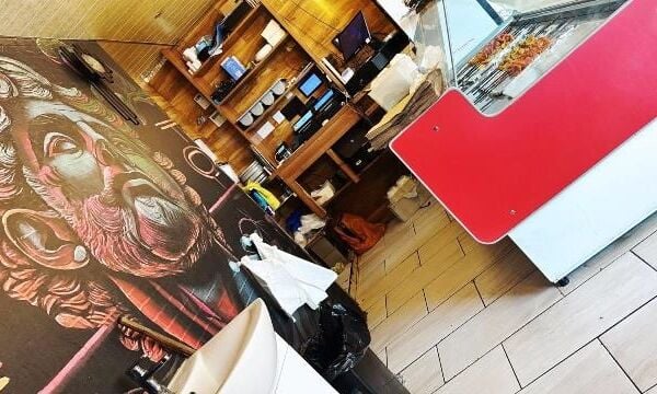 Well Positioned Fast Food Restaurant for Sale