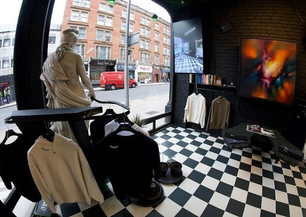 Trendy Luxary Barbers Shop for Sale