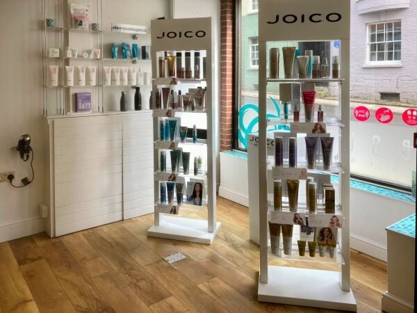 FULLY EQUIPPED HAIR & BEAUTY SALON PREMISES