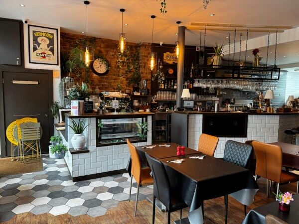 Restaurant for sale in Glasgow's West End near Kelvingrove Museum, 60-cover capacity. Restaurant for sale in Glasgow's West End near Kelvingrove Museum, 60-cover capacity.