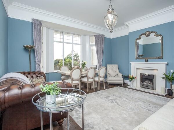 Under Offer: Immaculate Newly Refurbished Coastal Holiday Let For Sale in Paignton Under Offer: Immaculate Newly Refurbished Coastal Holiday Let For Sale in Paignton