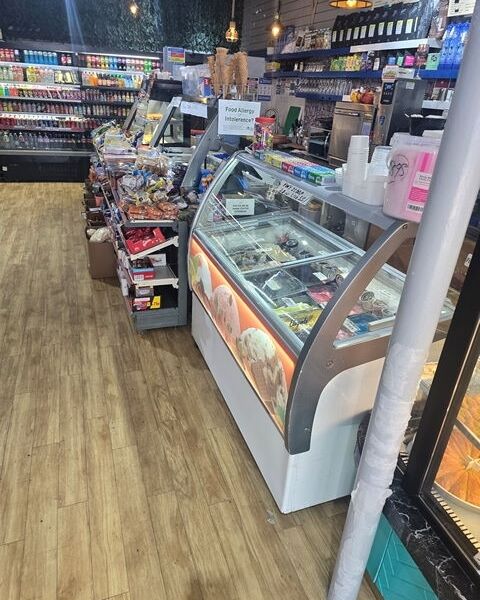 Licensed Coffee Shop With Ice Cream And Off Licnece for Sale