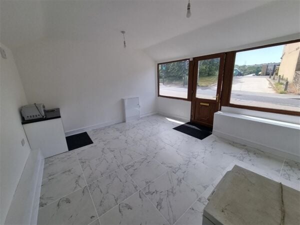Vacant Unit For Sale in Liversedge