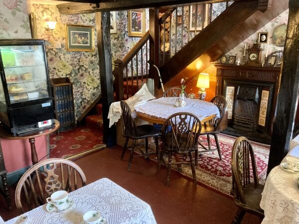 FAMOUS LICENSED DAYTIME TEA ROOM FAMOUS LICENSED DAYTIME TEA ROOM