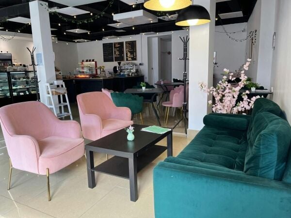 Beautifully Presented Patisserie/Coffee Shop - Poole - Leasehold Beautifully Presented Patisserie/Coffee Shop - Poole - Leasehold