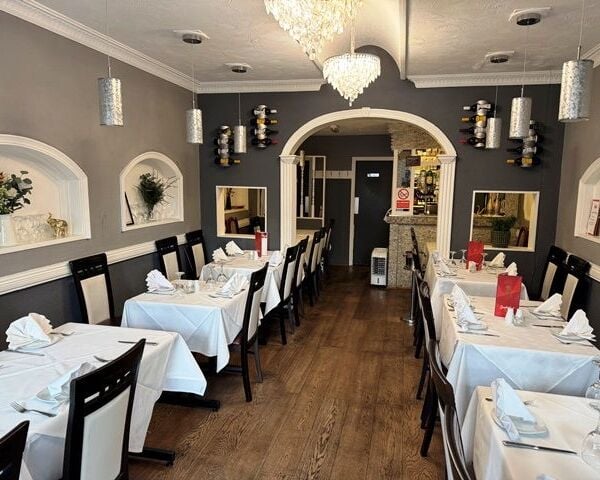 Licensed Indian Resturant And Takeaway With Flat for Sale Licensed Indian Resturant And Takeaway With Flat for Sale