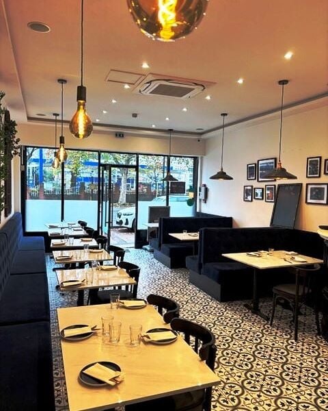 Licensed Indian Restaurant & Takeaway for Sale
