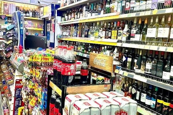 Self Service Stores, Full Free Off Licence, National Lottery & Parcel Service for Sale