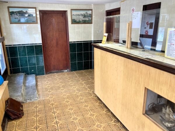 FAST FOOD TAKEAWAY PREMISES FAST FOOD TAKEAWAY PREMISES