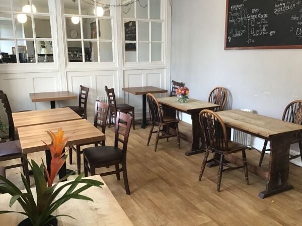 ATTRACTIVE COFFEE SHOP, BISTRO, CAFE in AFFLUENT MONMOUTHSHIRE TOWN ATTRACTIVE COFFEE SHOP, BISTRO, CAFE in AFFLUENT MONMOUTHSHIRE TOWN