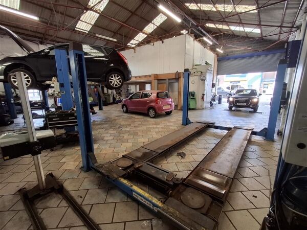 Vehicle Repairs & MOT For Sale in Leeds