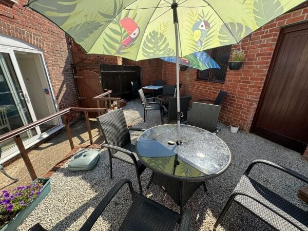 Busy Coffee Shop/Eatery & Roastery - Leasehold Business Busy Coffee Shop/Eatery & Roastery - Leasehold Business