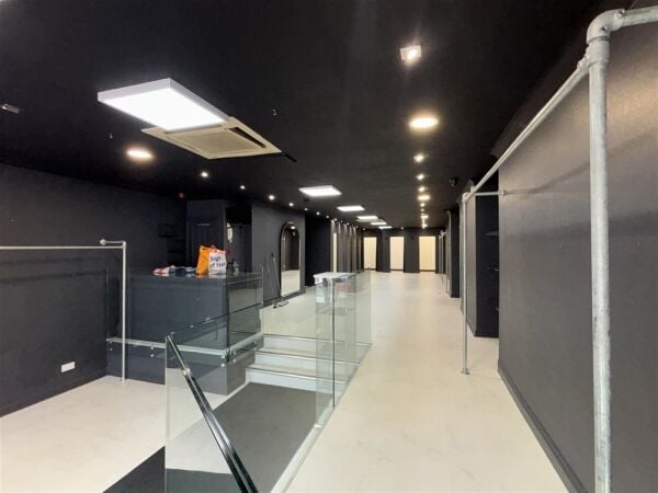 Vacant Unit For Sale in Brighouse