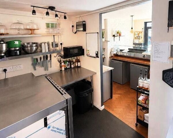 Mist Attractive Sandwich Shop for Sale Mist Attractive Sandwich Shop for Sale