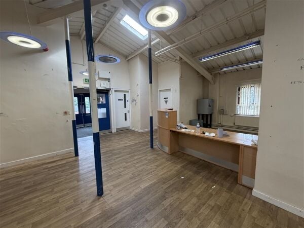 Vacant Unit For Sale in Leeds Vacant Unit For Sale in Leeds