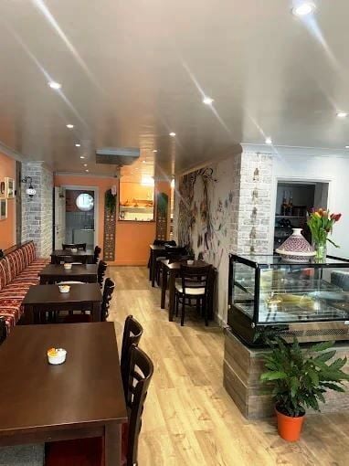 Café & Restaurant for Sale Café & Restaurant for Sale