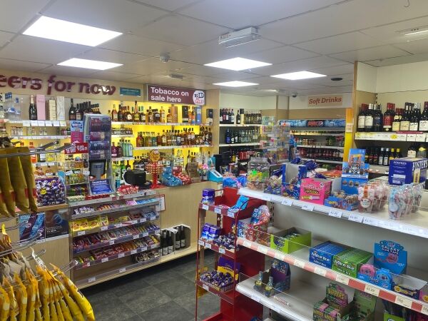 BARGIN BOOZE IN DELIGHTFUL LAKE DISTRICT TOWN BARGIN BOOZE IN DELIGHTFUL LAKE DISTRICT TOWN