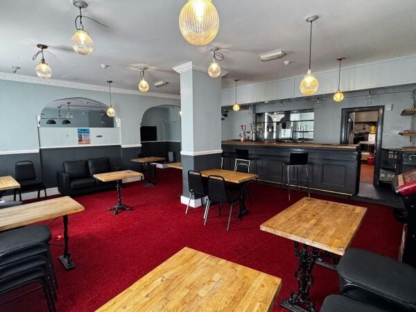 Licensed Bar, Restaurant, Takeaway Opportunity Kilmaurs East Ayrshire available to let Licensed Bar, Restaurant, Takeaway Opportunity Kilmaurs East Ayrshire available to let