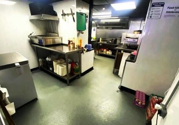 Prestigious Takeaway & Dessert Bar with Premises Licence for Sale