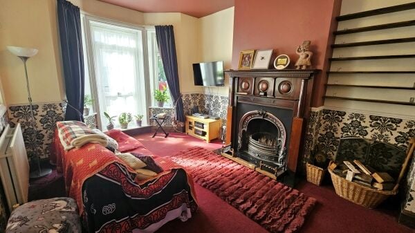 Well Presented Centrally Located B&B Suiting Various Uses S.T.P.P.