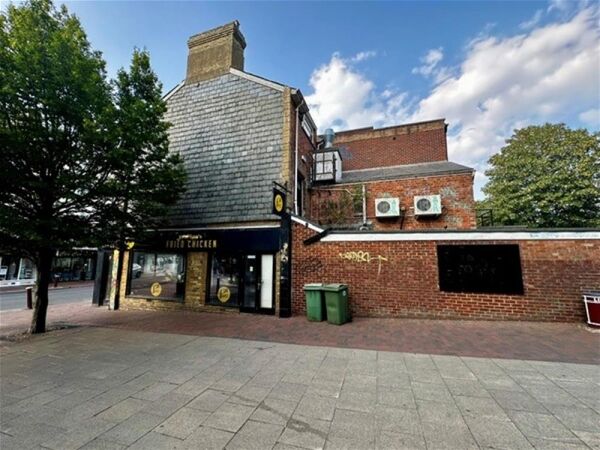 LEASEHOLD CAFE/RESTAURANT SITE
VACANT UNIT WITH EXTRACTION IN PLACE LEASEHOLD CAFE/RESTAURANT SITE
VACANT UNIT WITH EXTRACTION IN PLACE