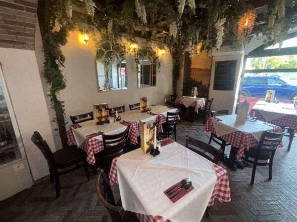 Restaurants For Sale in Leeds Restaurants For Sale in Leeds