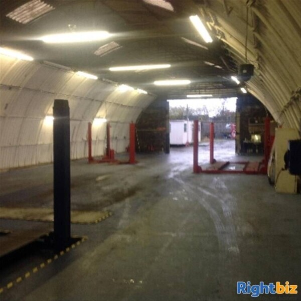 GARAGE & MOT STATION - Glasgow Photo 4
