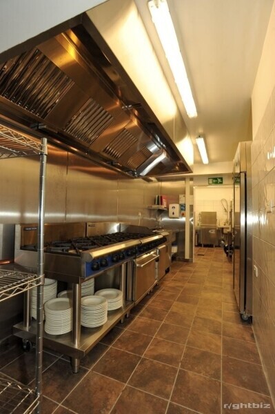 For sale Freehold famous Italian Restaurant PIZZERIA IL FIUME and BAR MILAN in Dumfries Photo 3