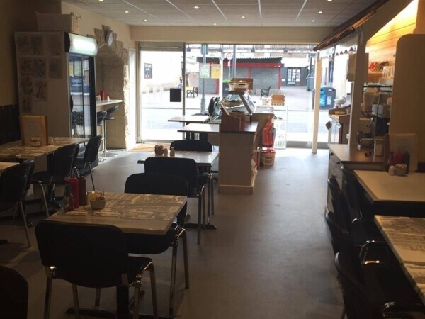 STYLISH TOWN CENTRE COFFEE SHOP FOR SALE IN STANFORD-LE-HOPE/ESSEX Photo 4